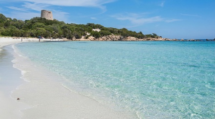 Soggiorno in villetta per 4 persone: 3 notti con mezza pensione/ Bassa stagione - Villaggio Camping Torre Salinas