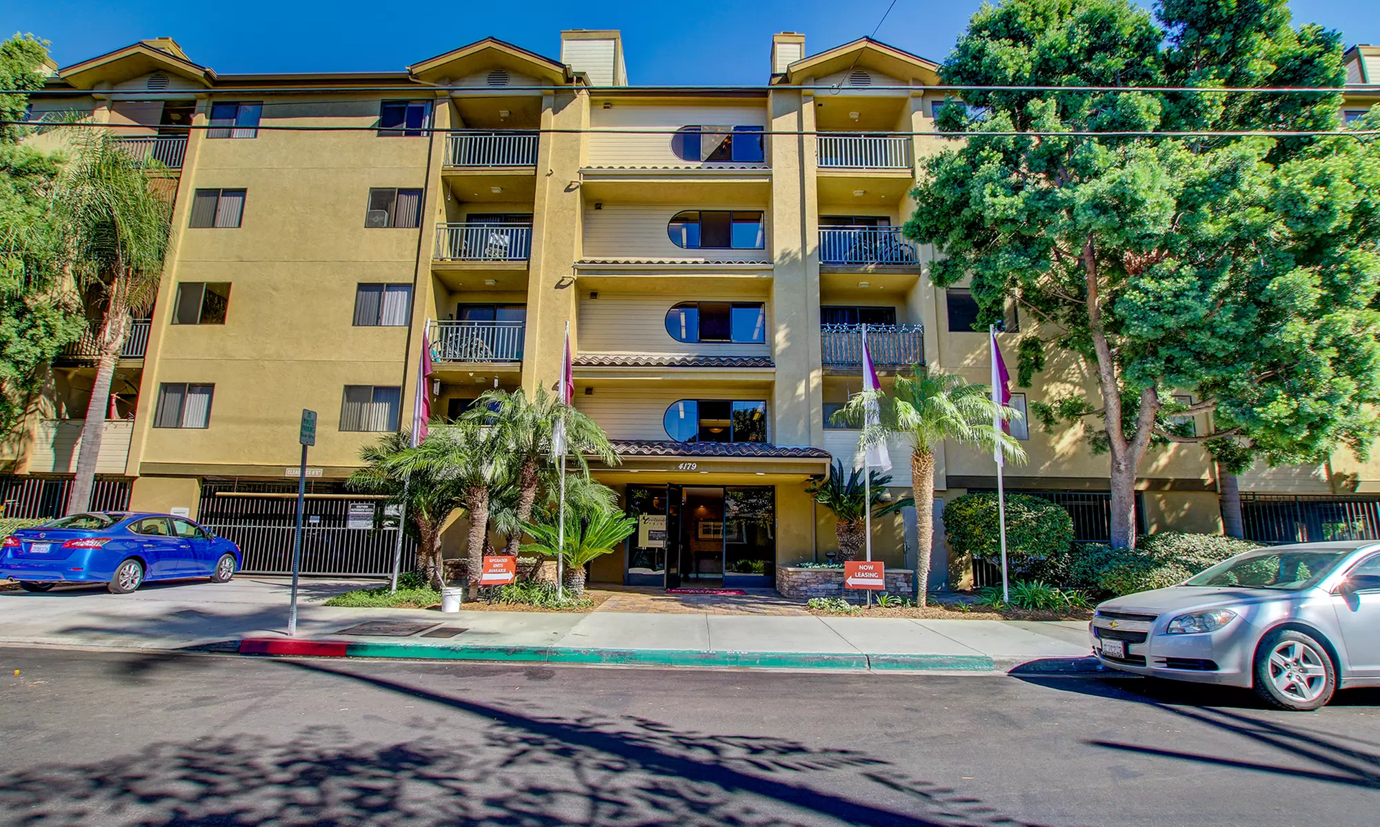 Stay at Charming Suites at Hillcrest in San Diego, CA. Dates into October. - Primary Image