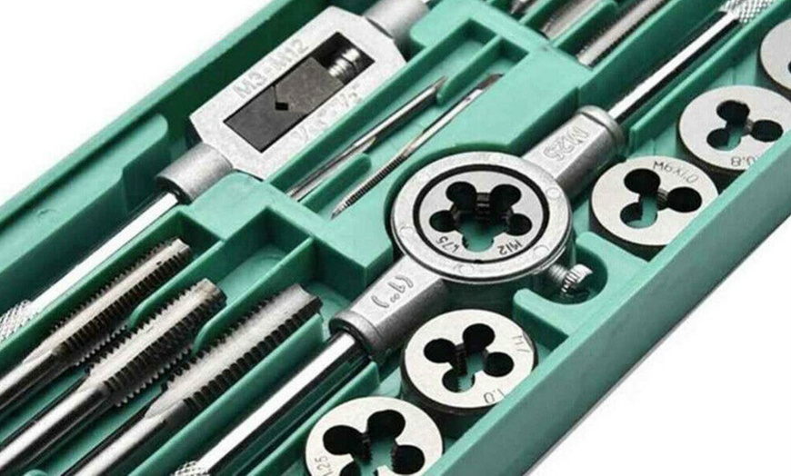 Image 11: 20-Piece Tap and Die Set