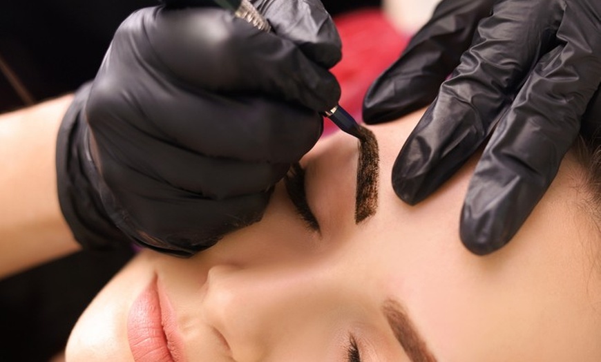 Image 2: Permanent Make-up für Augenbrauen inkl. Nachbehandlung für 1 Person