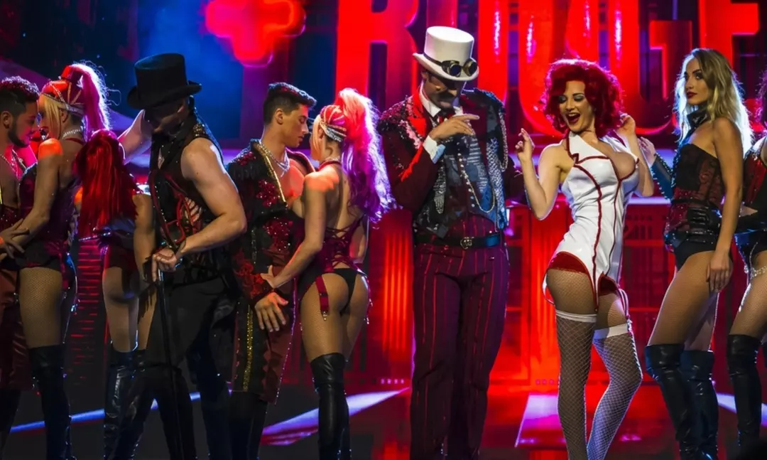 Entrada Vegas Rouge con copa de cava para 1 o 2 personas