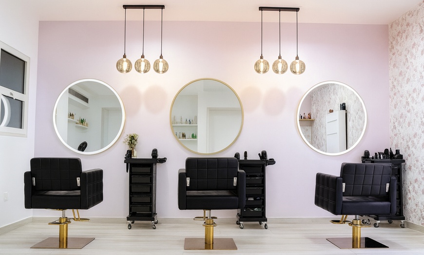 Image 3: 60 Mins Relaxing or Contouring Spa Treatment w/w/o Moroccan Bath/Blow