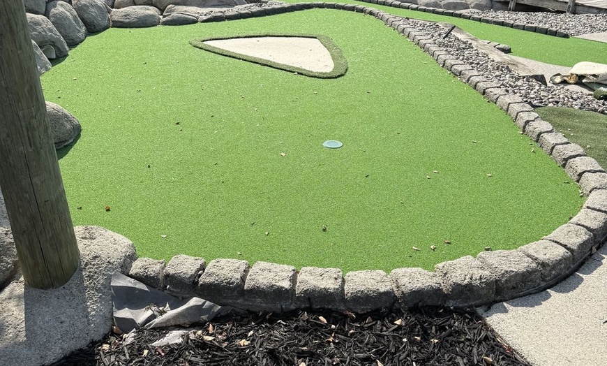 Image 6: Mini Golf for Two or Four and Pizza Package – South Haven Fun