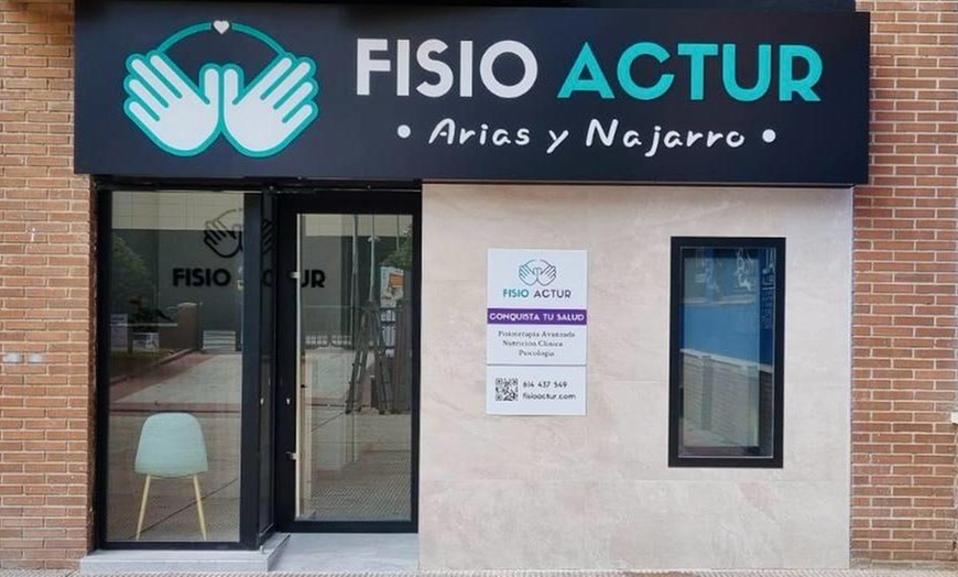 Image 7: Sesión de fisoterapia con diagnóstico y valoración previa para 1