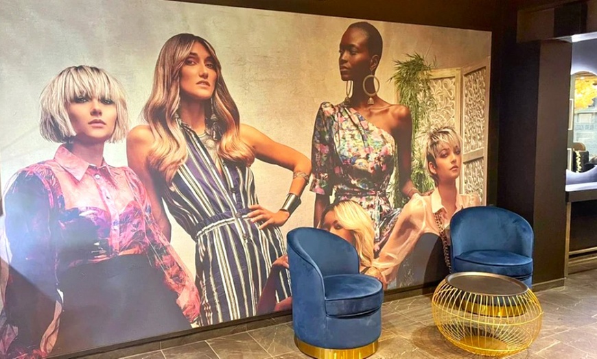 Image 6: Balayage 24 carats ou couleur avec shampoing, coupe & brushing