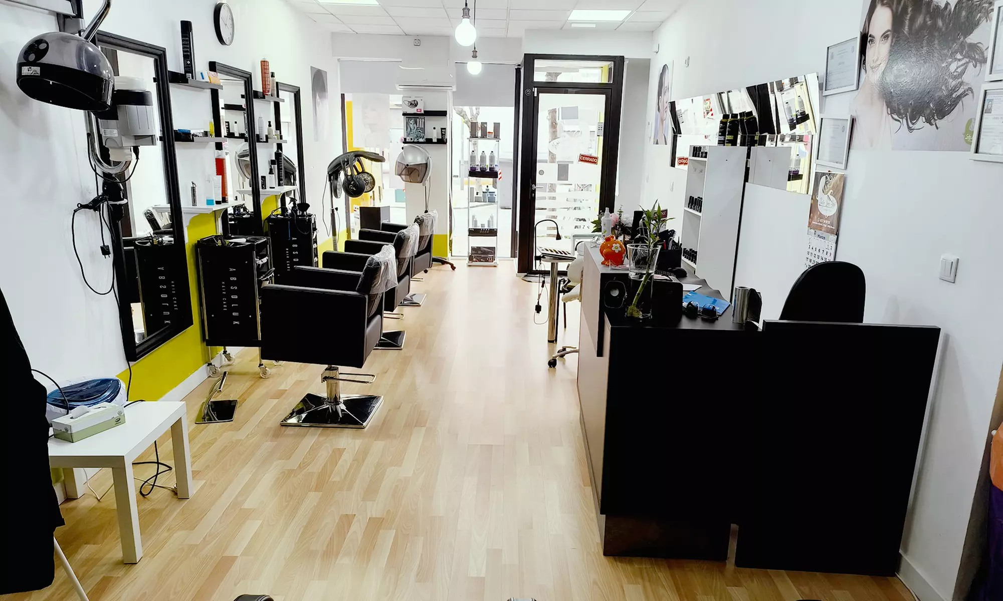 Sesión de peluquería completa con opción a tinte y/o mechas para 1