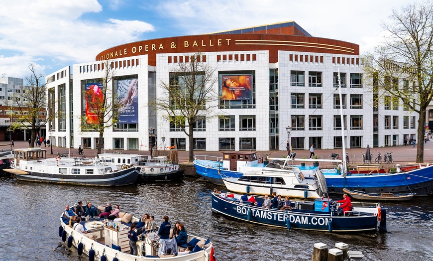 Image 2: Premium sloepvaart met onbeperkte drankjes in historisch Amsterdam