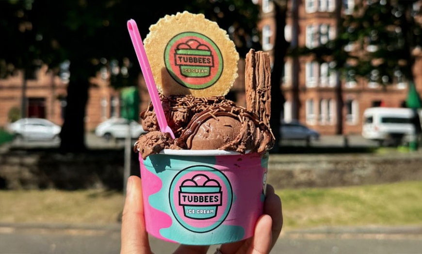 Image 5: Indulge in 2 or 4 Regular/Large Flurries or Sundaes for a Sweet Treat