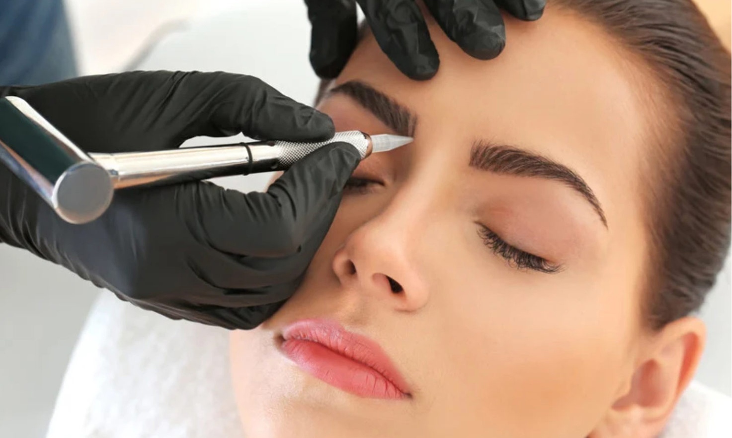 Get Flawless Brows with Expert Microblading Service