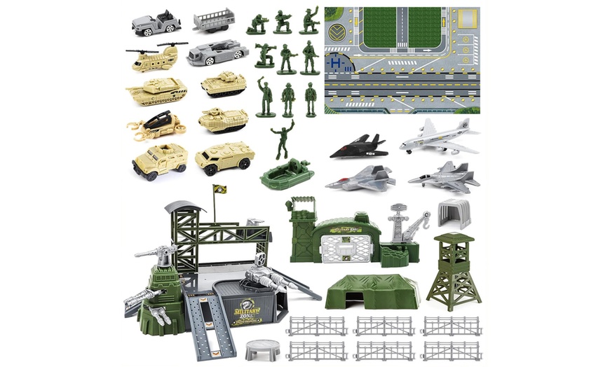 Image 3: DEAO Army Men Military Base Playset 