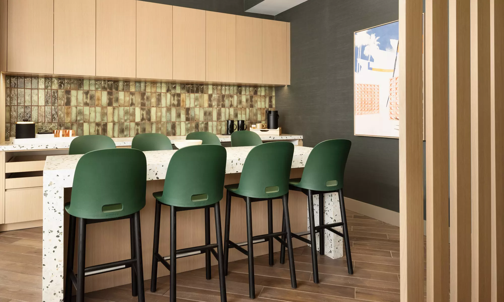 Member Pricing: 4* Hotel Near Venice Beach With Shuttle, Pool 