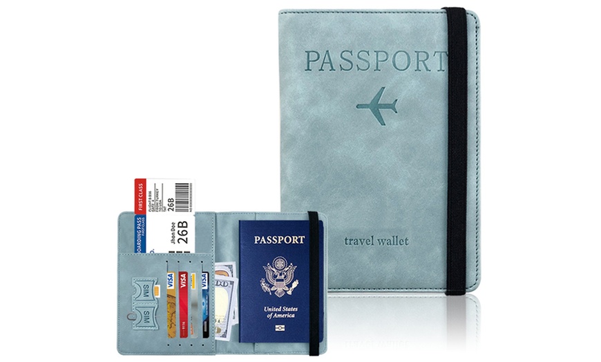 Image 5: RFID Blocking Passport Holder
