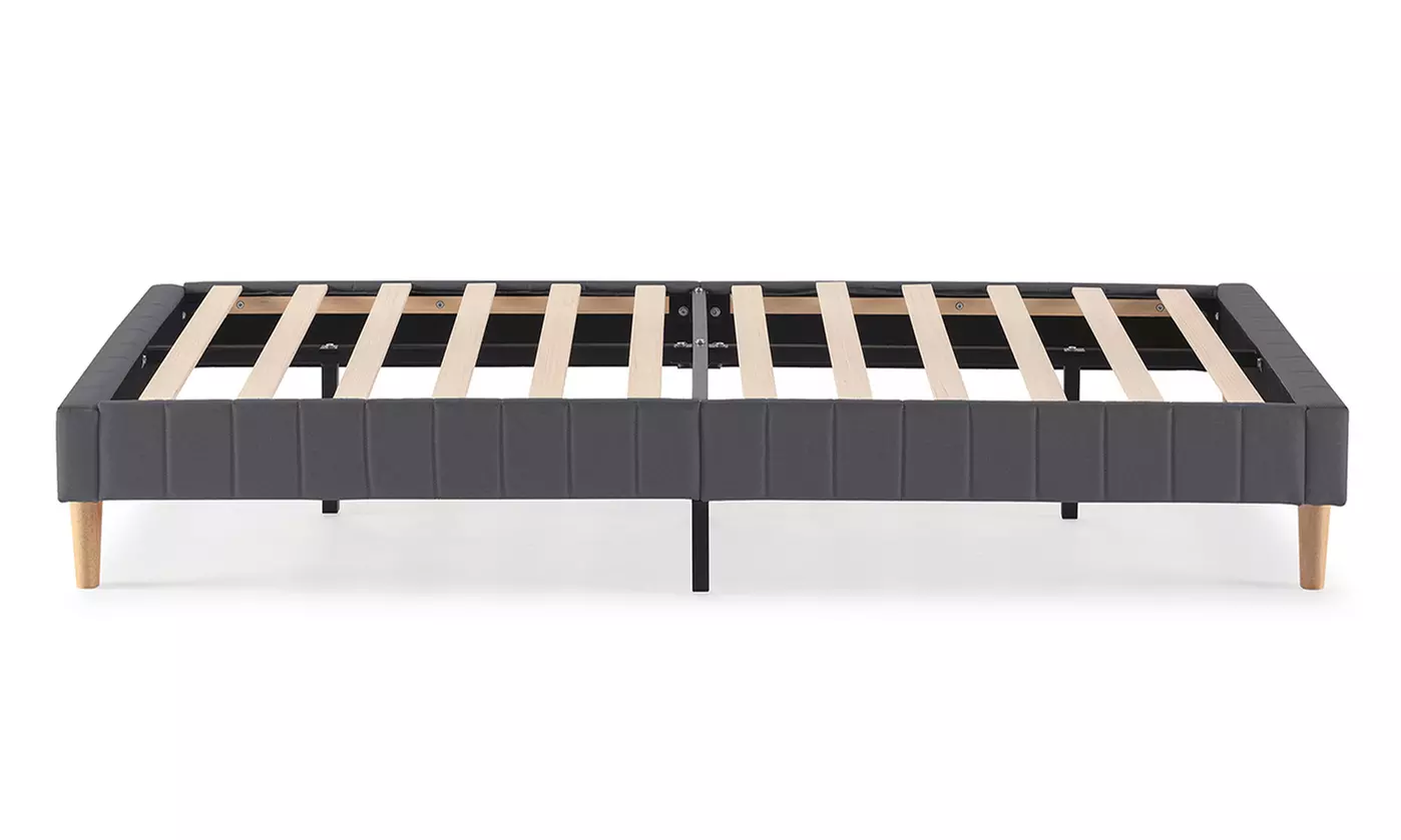 Gepolstertes Bettgestell „Eris“ mit Lattenrost