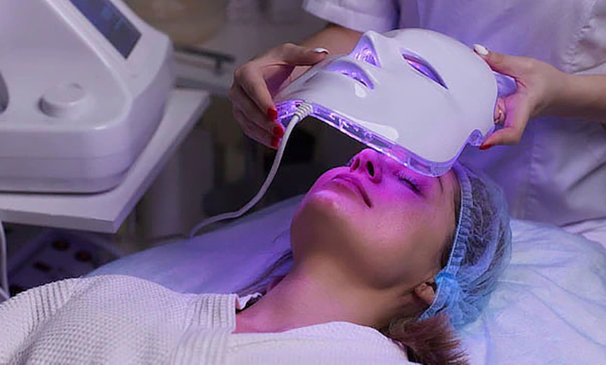 Image 4: Limpieza express, hidrolimpieza facial y masaje lifting
