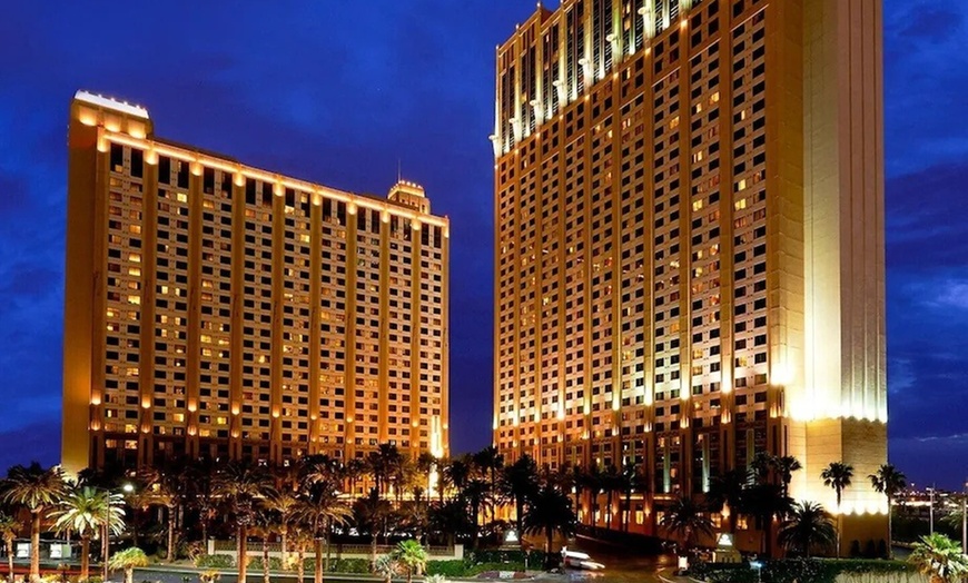 Image 2: Spa Day with Luxurious Facials & Spa Amenities @ eforea Spa