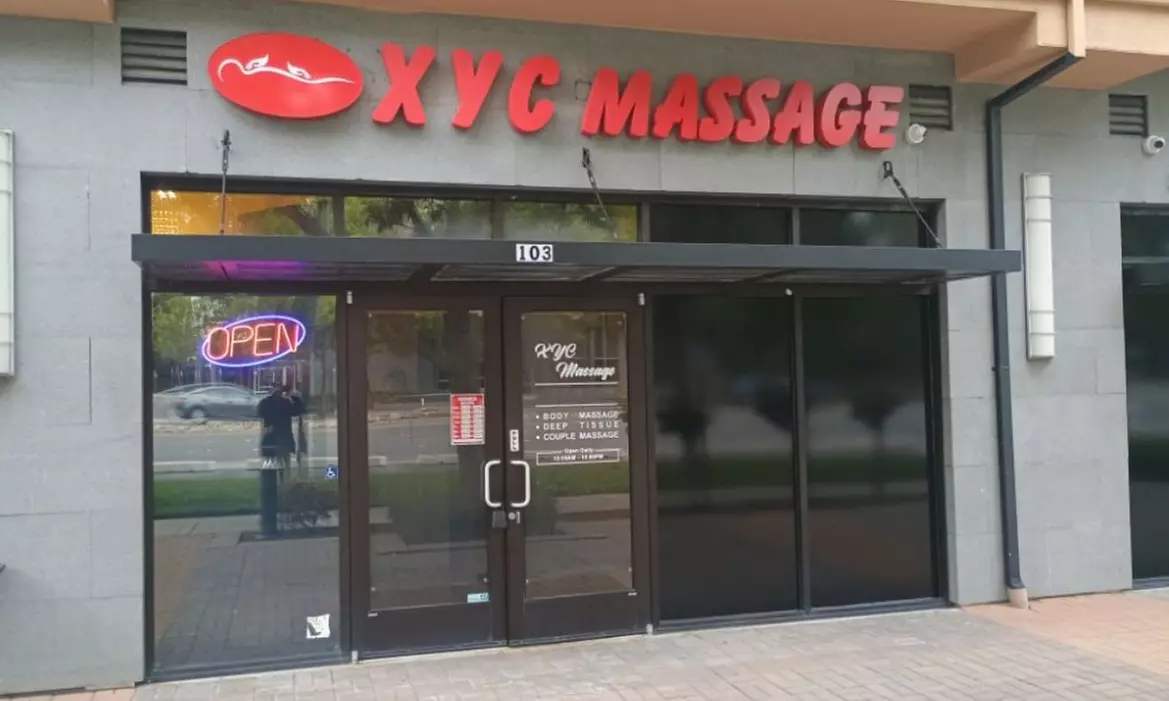 60, 90, or 120-Min Solo or Couple Massage + Aromatherapy & Hot Stone 