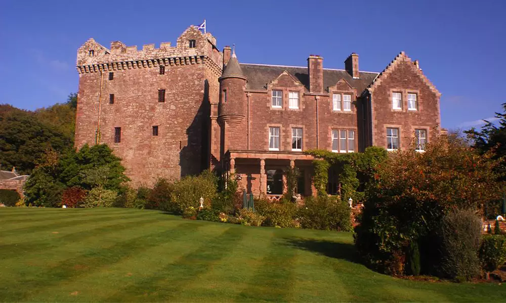 Dumfries: 1 Night Castle Suite Stay With Prosecco and Breakfast (£89), Including Dinner (£149) at Comlongon Castle - Primary Image