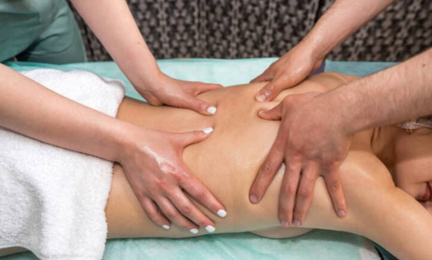 Image 4: Regala desconexión: Ritual de 60 o 90 minutos con masaje a 4 manos