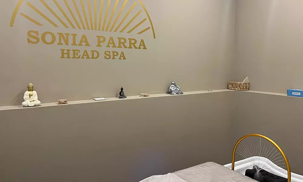 Ritual head spa japonés con dulces y té