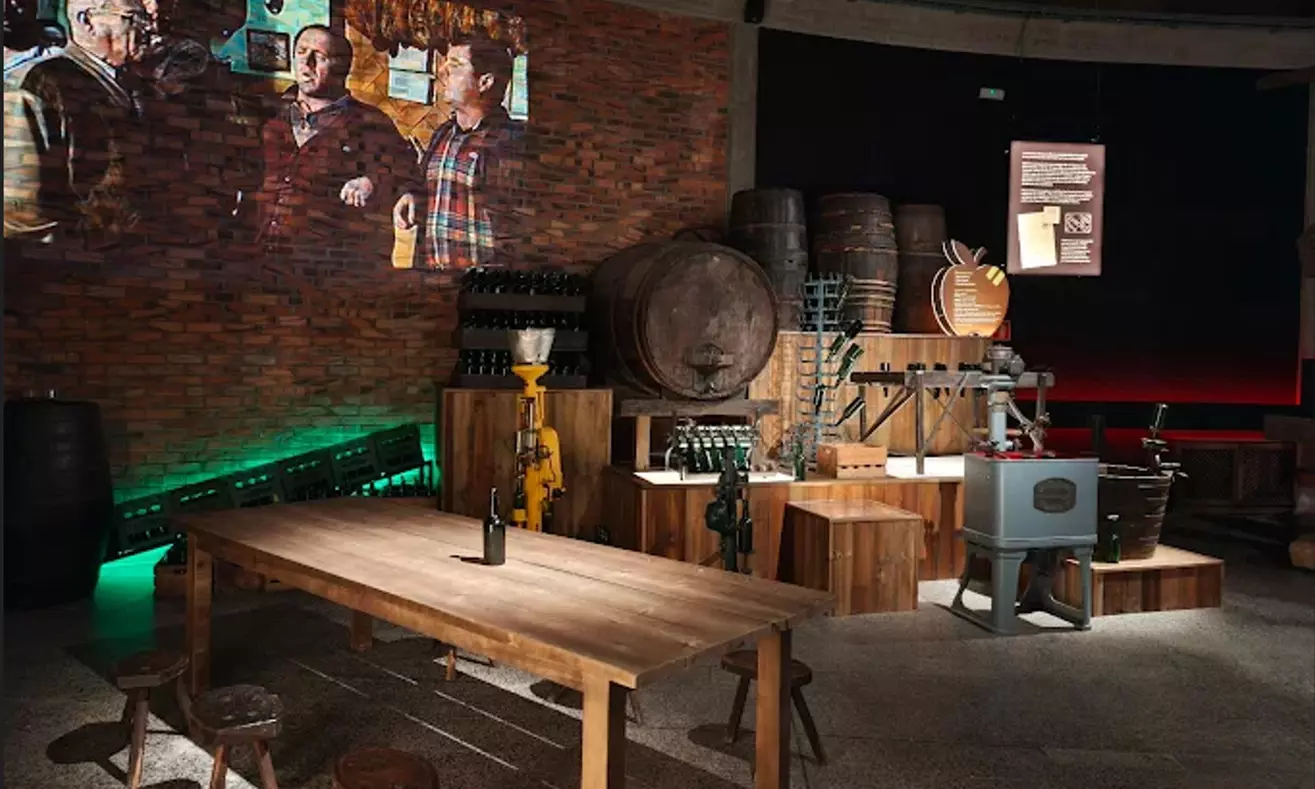 Visita al Museo de la Sidra y cata con aperitivos y pack regalo