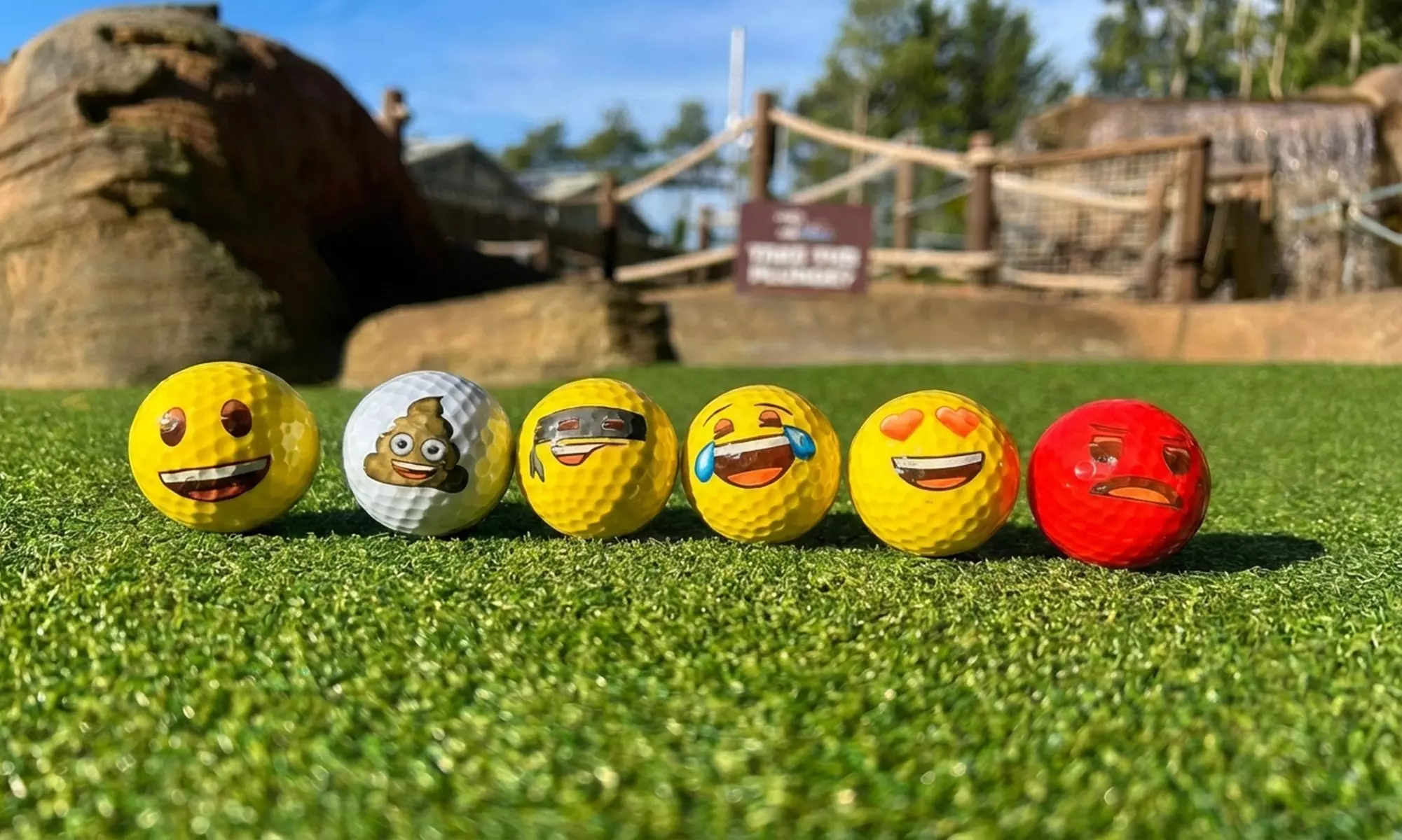 Adventure Golf 18 Holes - Single Adult (16+), Child(4-15) Ticket