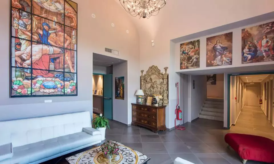 Ragusa 4*: camera Classic con colazione, drink e massaggio per 2