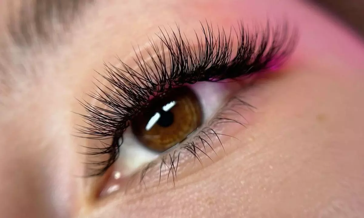 Full Set Eyelash Extension or Eyelash Lamination