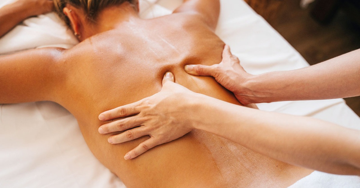 Masaje de drenaje linfático en Raiz Aura Salon, Barcelona