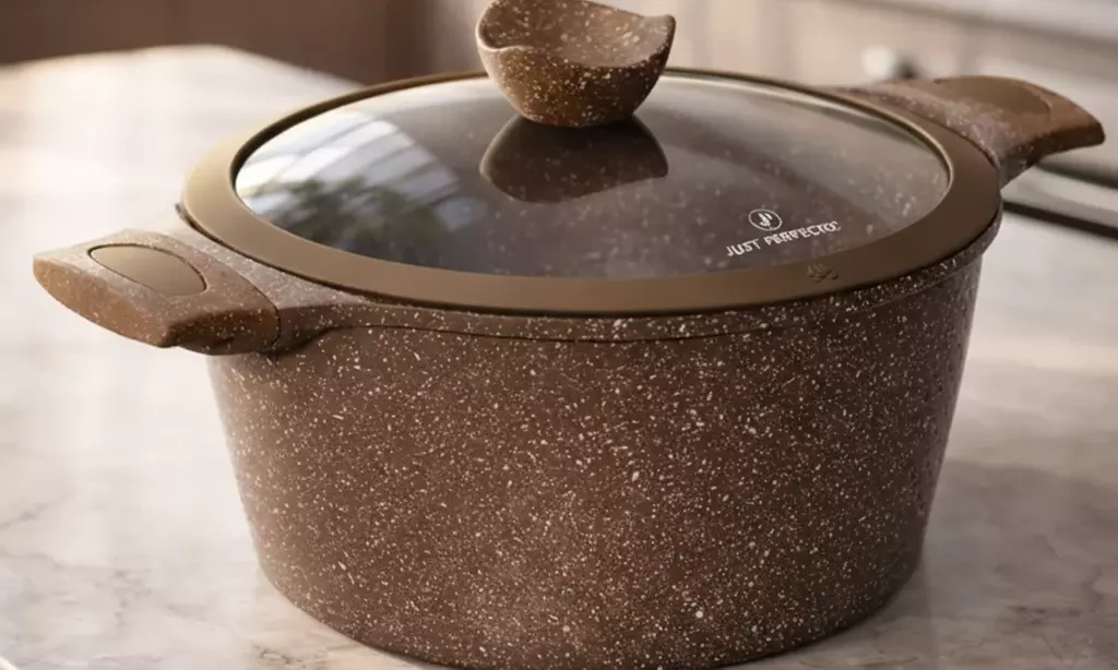 Set di pentole con coperchi in vetro