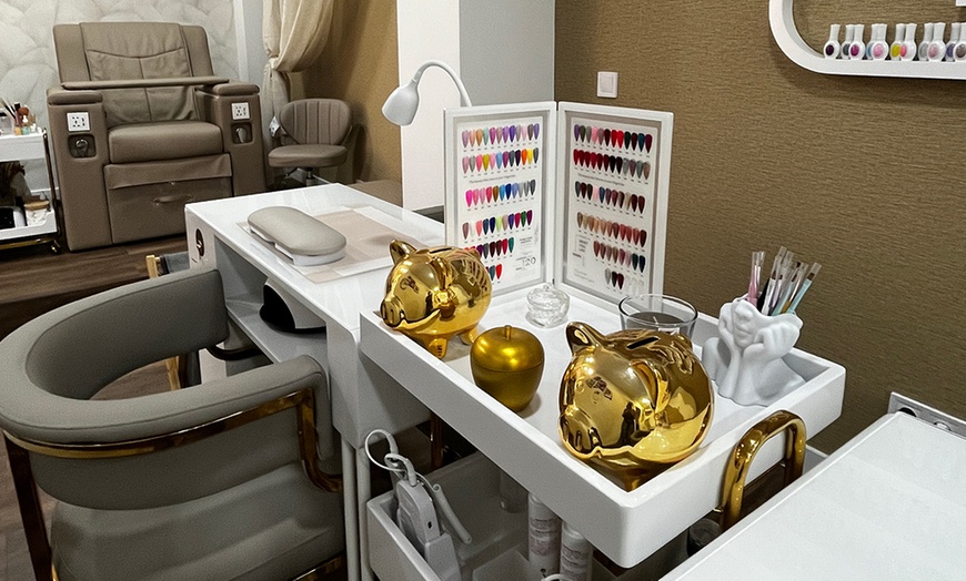 Image 5: Manicura y/o pedicura semipermanente o extensiones de uñas de soft gel