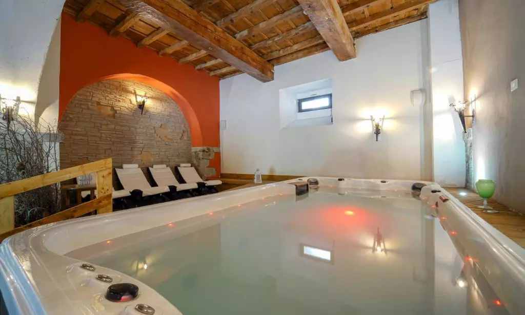 Pistoia 4*: camera doppia con colazione, cena e Spa