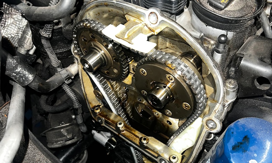 Image 5: Get the Best Price in Oil Change w/Point Maintenance Check INCLUDED