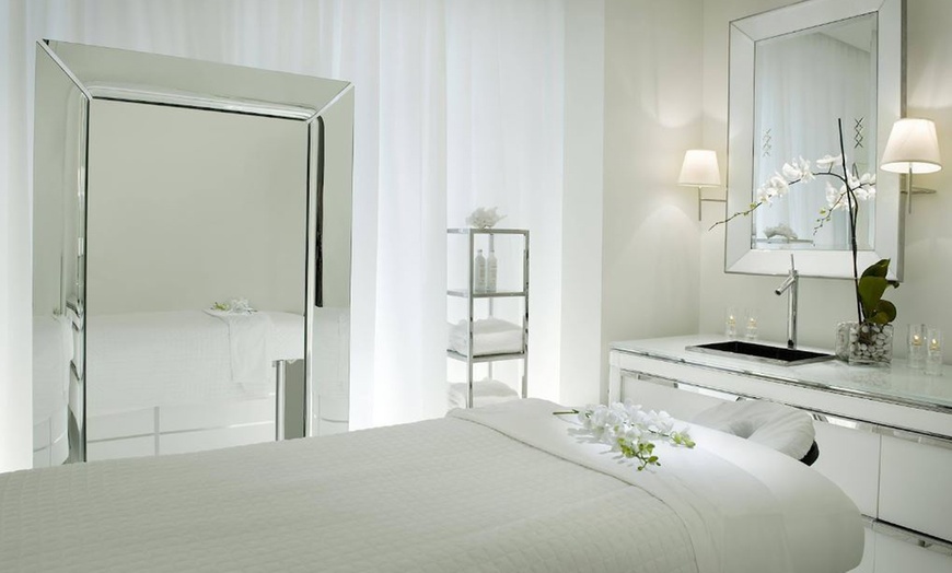 Image 17: 1 o 3 sesiones de tratamiento facial con vitaminas o masaje