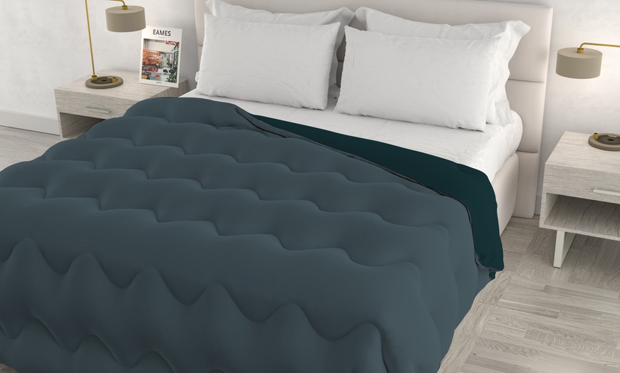 Image 1: Trapunta invernale bicolore Zoe Made in Italy