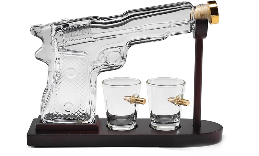 Image 3: Connoiseur Creations Gun Decanter and Glasses Set