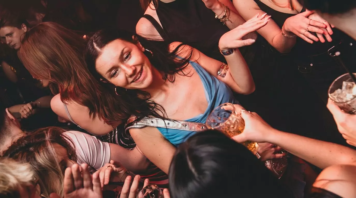 SWEET Samstags Cocktail Special: Cocktail Flat inkl. Eintritt