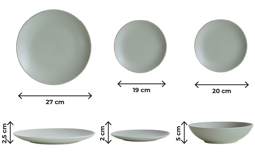 Image 13: Servizio di 18 piatti in porcellana