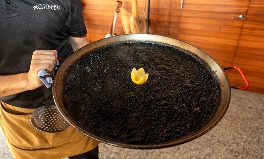 Image 15: Paella para 2 o 4 personas con entrante, postre y bebida