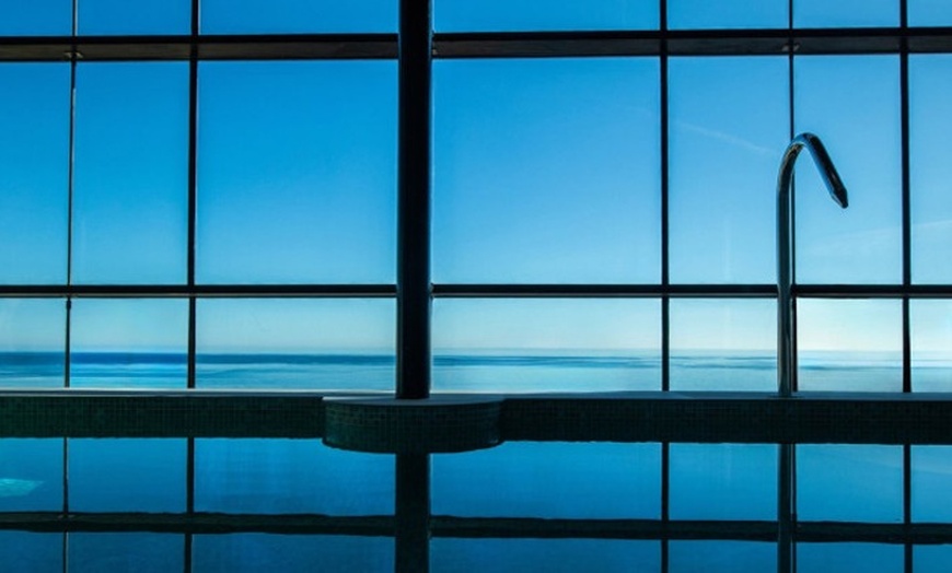 Image 7: Acceso a spa con opción a comida o cena bufé para 2 personas