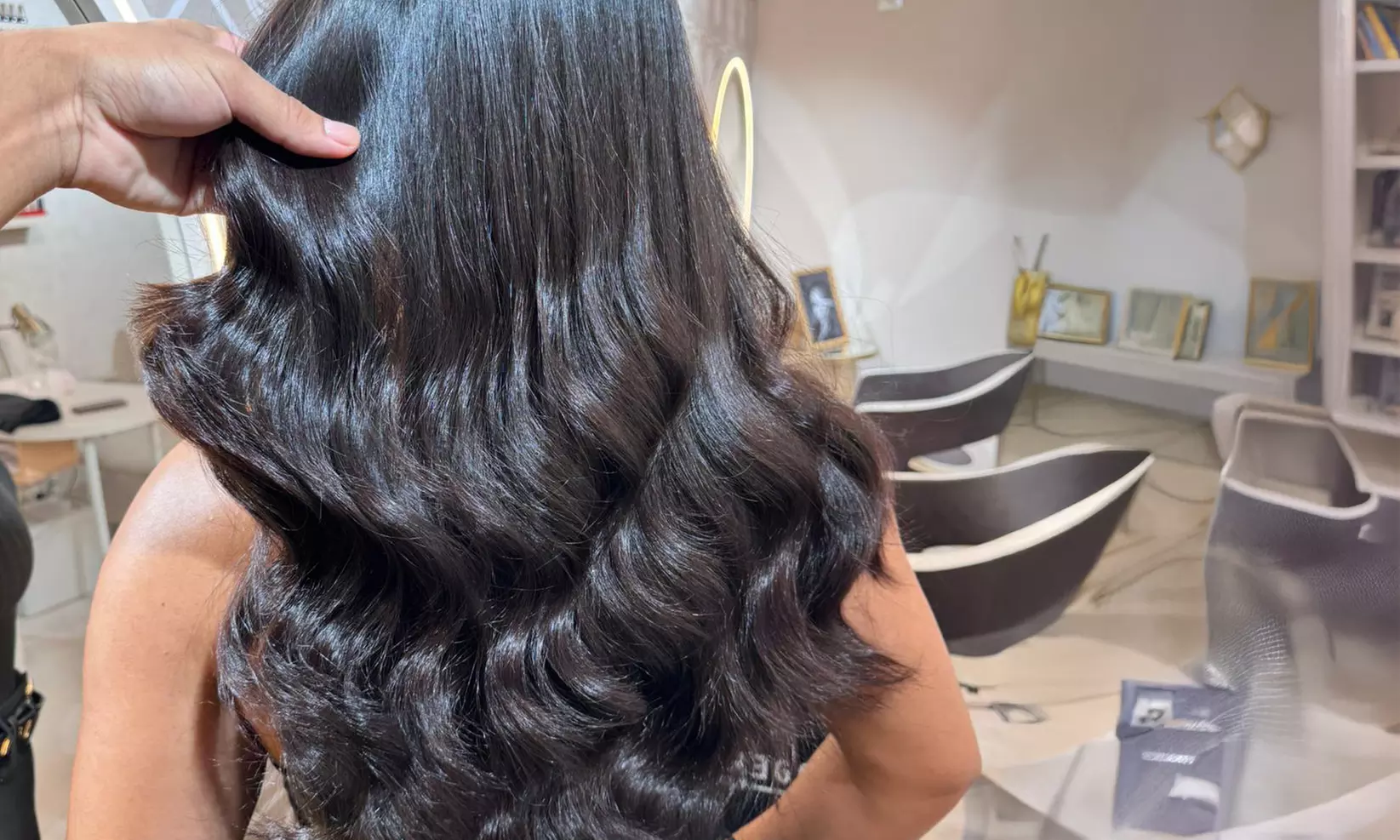 Peluquería con lavado, mascarilla, corte, brushing y opción a tinte