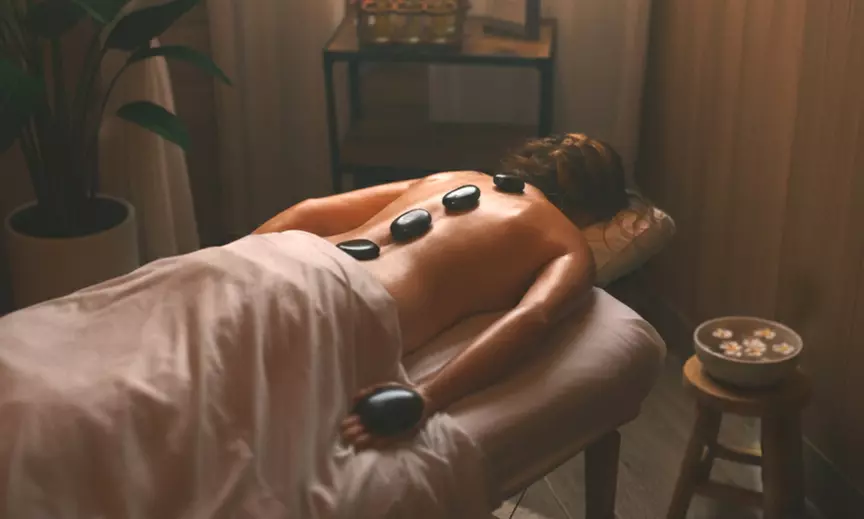 Massages thaï et aux huiles chaudes d'1h en solo ou en duo ou baby spa