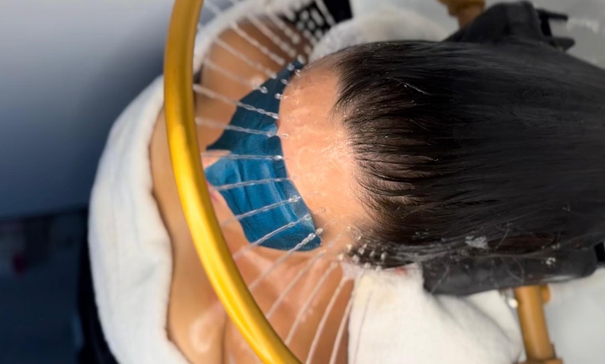 Image 1: 30 Min. Classic oder 60 Min. Premium Head-Spa für 1 Person