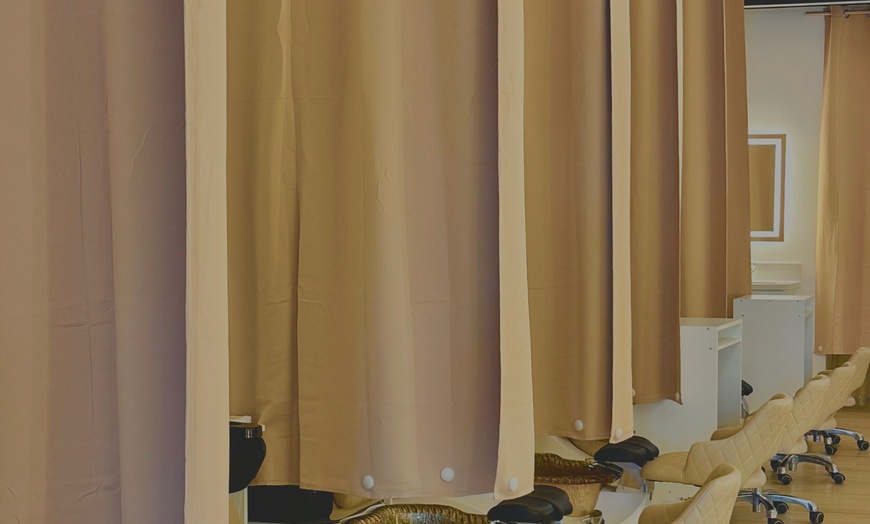 Image 5: Shellac, Gel, or No-Chip Mani-Pedi Options for Lasting Shine