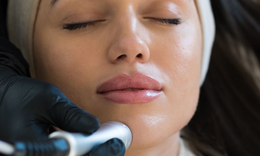 Image 12: One or Two Sessions of Facial Sculpting & Lymphatic Drainage