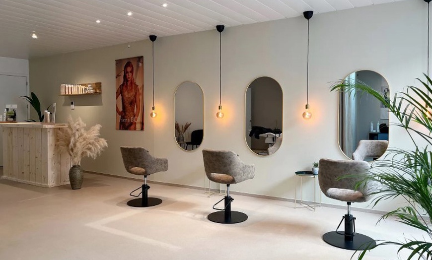 Image 2: Kappersbehandeling op maat: kies jouw nieuwe look