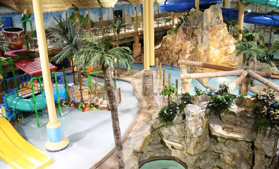 Stay with Water-Park Passes and $10 Resort Credit at Edgewater Hotel & Waterpark in Duluth, MN. Dates into June. - Primary Image