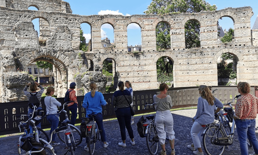 Image 2: Bordeaux à vélo : voyage sensoriel entre culture et ruelles secrètes