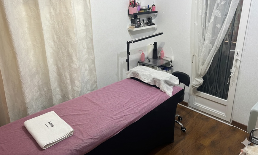 Image 2: Limpieza facial completa con microdermoabrasión, LED y radiofrecuencia