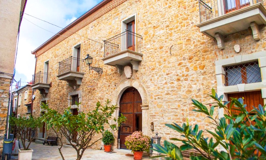 Image 3: Provincia di Salerno: soggiorno per 2 con jacuzzi Spa privata, cena o massaggio