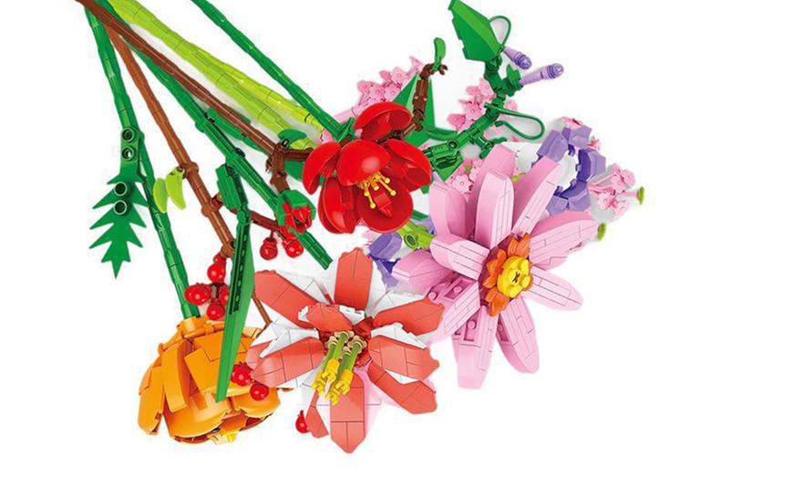 Image 6: Calendario dell'Avvento con blocchi da costruzione a bouquet di fiori